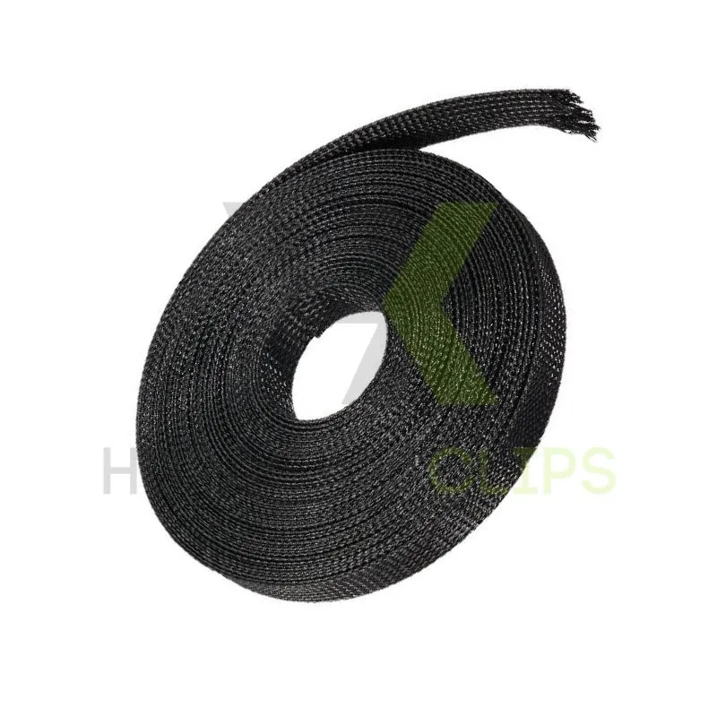Funda trenzada expandible de poliéster negra para protección y agrupamiento de cables.